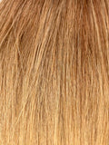 Nahaufnahme der Echthaar-Struktur von Bondings in Dunkelblond-Light und Hellblond-Asch