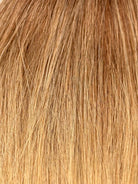 Nahaufnahme der Echthaar-Struktur von Bondings in Dunkelblond-Light und Hellblond-Asch