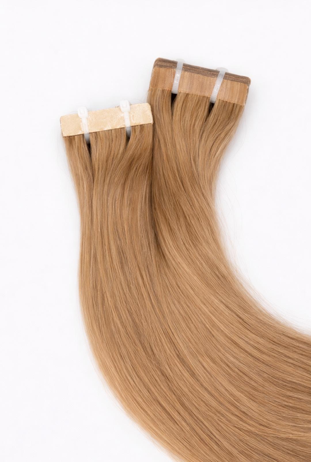 Hochwertige Tape-In Extensions der Premium Line von ROVIA Hair in einem natürlichen Aschblond. Basel