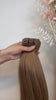 Machine Weft Tressen in warmem Caramelblond aus Echthaar von ROVIA Hair Basel im Video